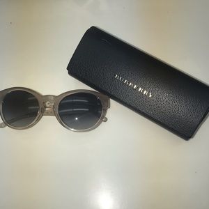 🕶Burberry Sunglasses 🕶